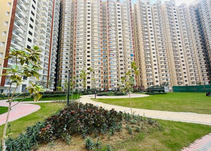 3BHK Flat- Nirala Estate - Media3